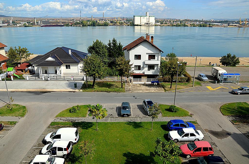 Apartment Mara Kladovo Exteriör bild
